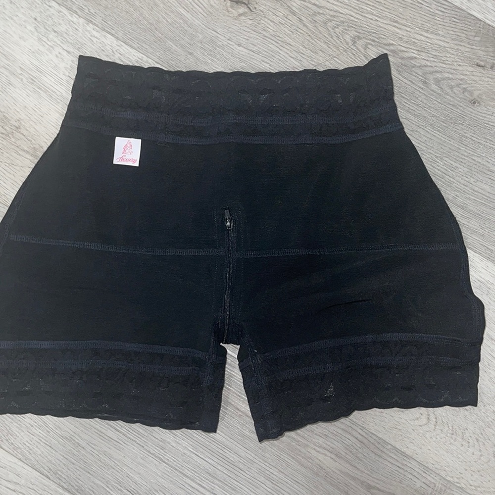 Fajas short levantas cola